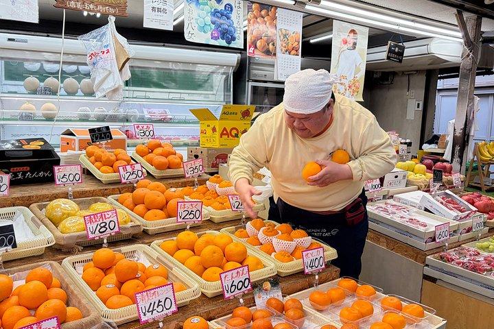 神戸フードツアー：市場/中華街で10品；神戸牛付き