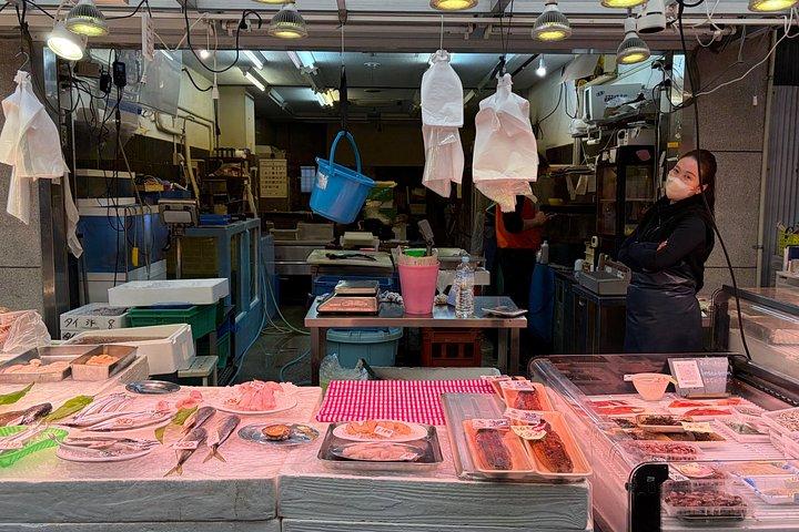 神戸フードツアー：市場/中華街で10品；神戸牛付き