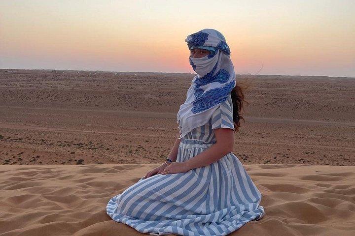 ワヒバ砂漠でのプライベート乗馬とサンセットウォッチ