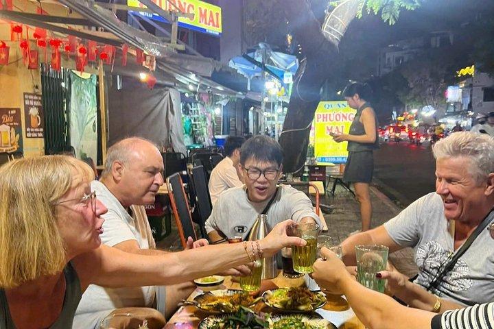 Ho-Chi-Minh-Stadt : Saigon Craft Beer & Local Food Tour Mit dem Roller