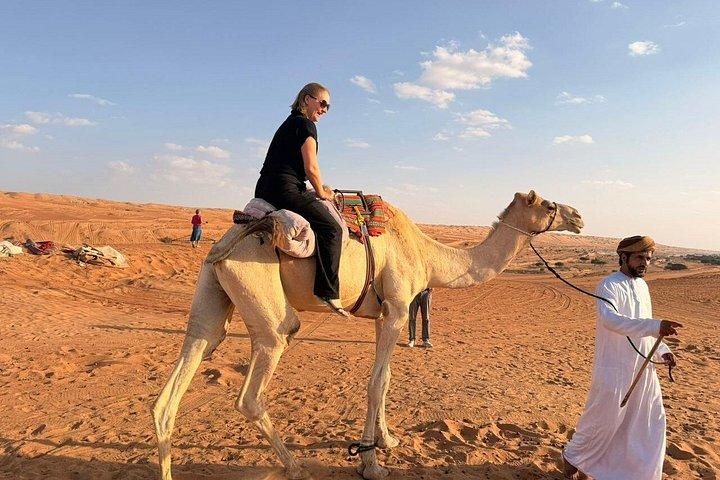 ワヒバ砂漠でのプライベート乗馬とサンセットウォッチ