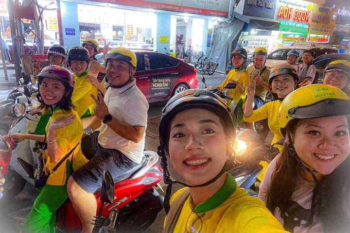 Premium Saigon Michelin Food Experience pela Insider Scooter
