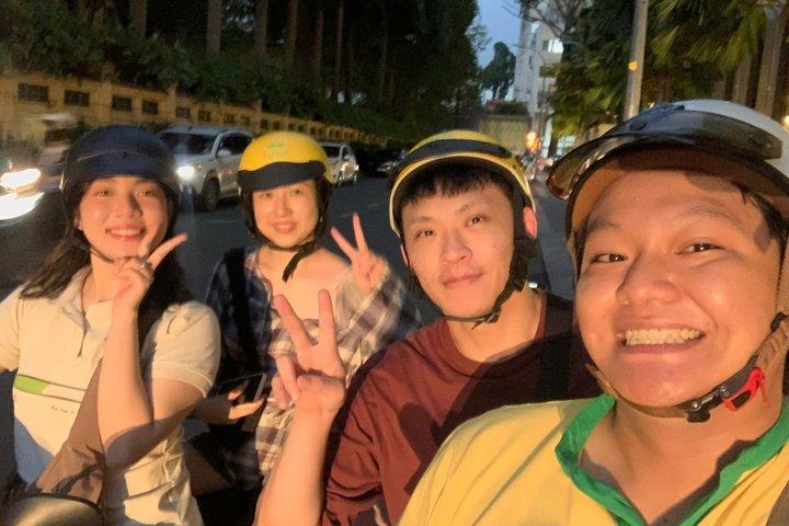 Saigon Street Food mit 13 Verkostungen Motorrad Abenteuer