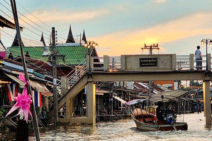 プライベートメークロンアンパワ水上マーケットホタルの夕べツアー
