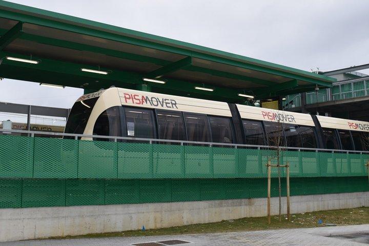 Transfer till Pisas flygplats och centralstation