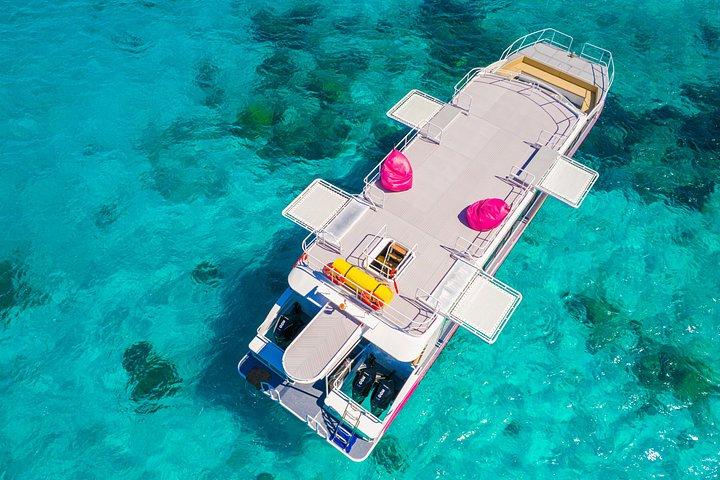 2階建てのカタマラン社によるレイジーピピマヤツアー