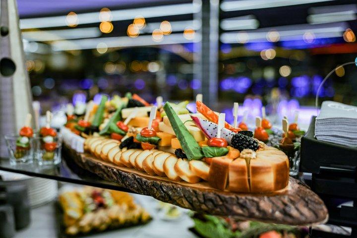 Dîner croisière à Budapest avec feu d'artifice festif