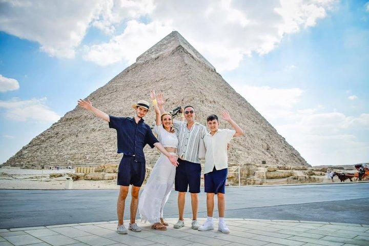 Hurghada til Kairo Small Group Day Trip: Pyramider, Lunch & GEM