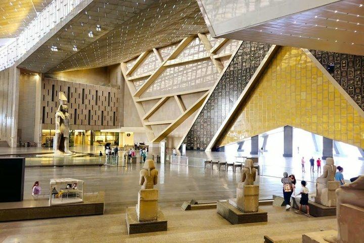 Hurghada til Kairo Small Group Day Trip: Pyramider, Lunch & GEM