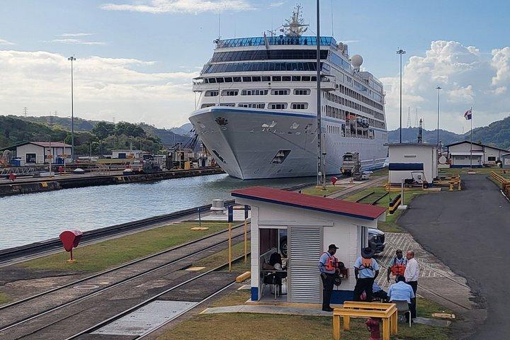 Unique Panama Canal & City Tour