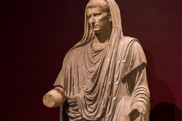 Tour Privado por el Palazzo Massimo y los Baños Dioclecianos