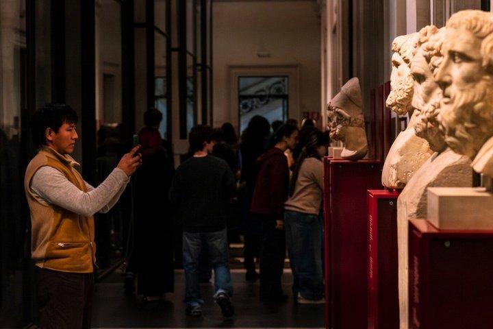 Tour Privado por el Palazzo Massimo y los Baños Dioclecianos