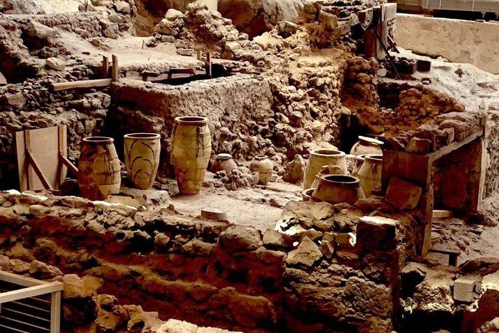 ガイドと先史時代のアクロティリの町を探索（列をスキップ）