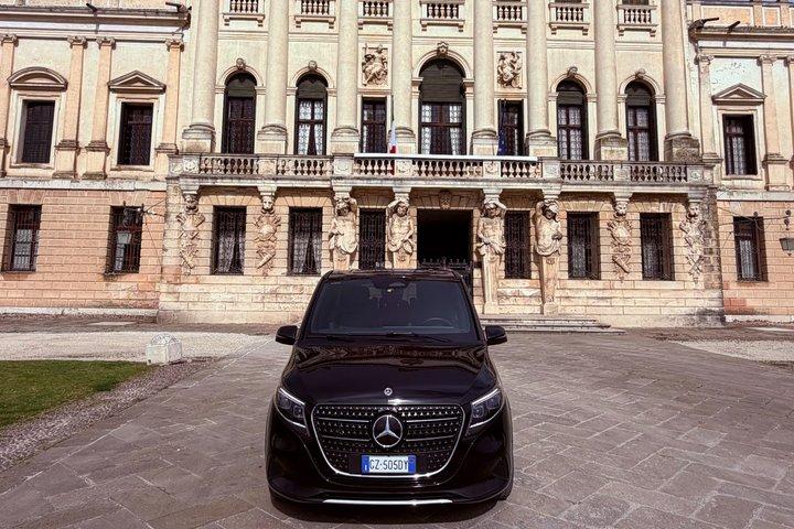 Privater Transfer vom Flughafen Venedig nach Venedig oder Mestre