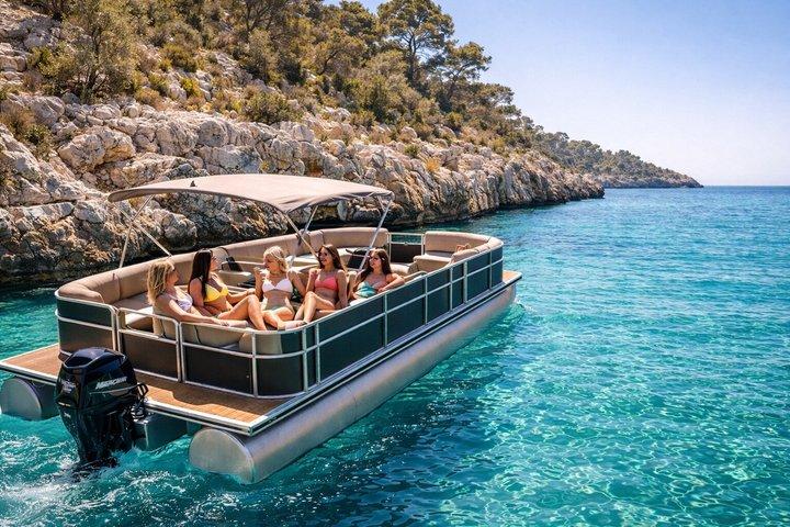 Tour in barca costiera condiviso di 4 ore con soste per nuotare a Maiorca