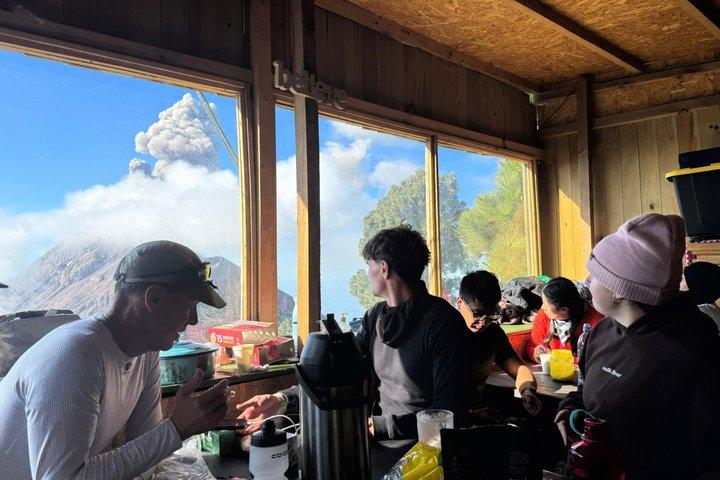 Tour de dos días al Volcán de Acatenango