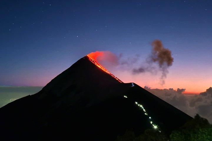 Tour de dos días al Volcán de Acatenango