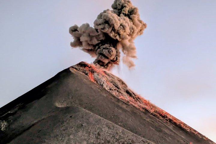 Tour de dos días al Volcán de Acatenango
