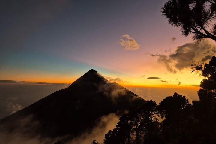 Tour de dos días al Volcán de Acatenango