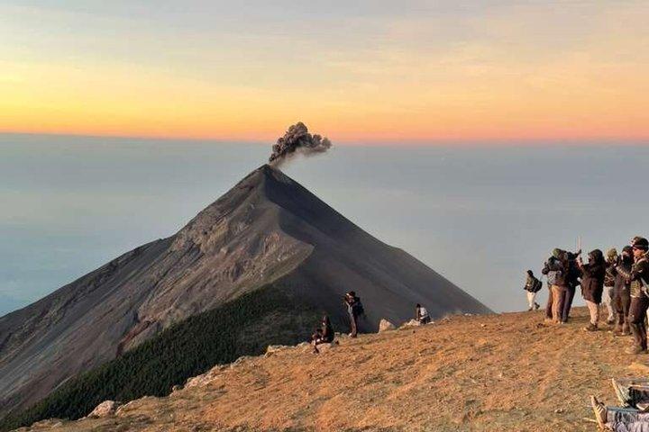 Tour de dos días al Volcán de Acatenango