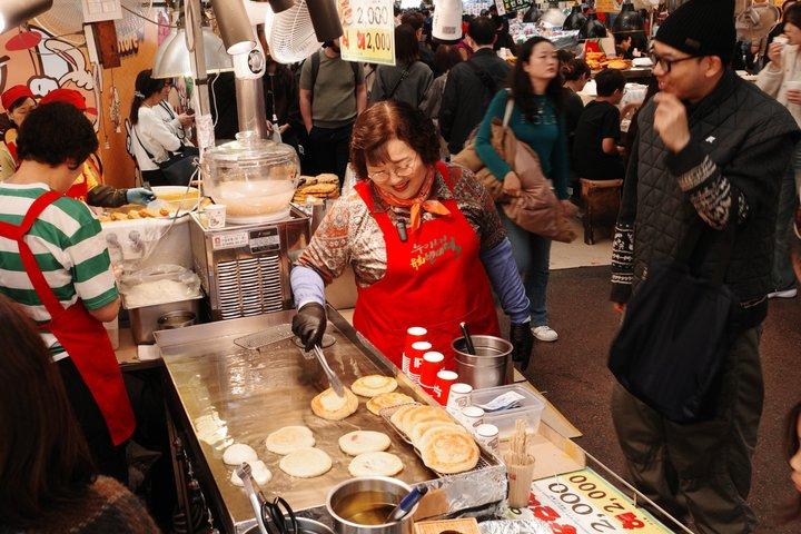 Seoul Vegan Vegetarian Market Food Tour with Temple Classics