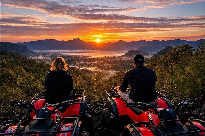 マウントバトゥールサンライズATVクワッドバイクと温泉ツアー