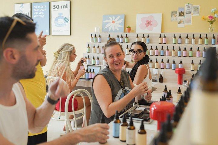 バリ島でスミニャック香水作り体験