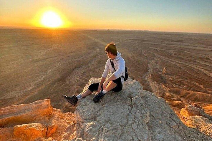Edge of the World 4x4 Adventure: Sunset & Stargazing fra Riyadh