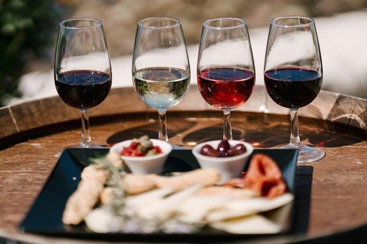 Santorini Private Wine Tour com vinícolas locais e degustações