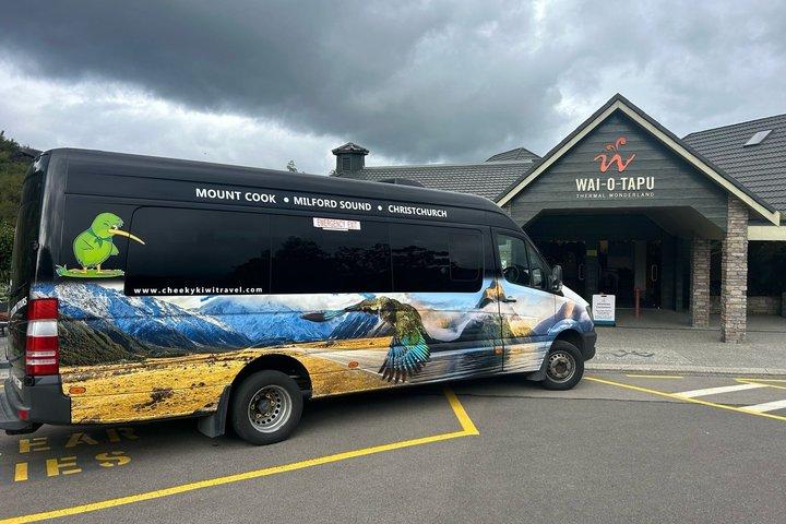 ロトルアハイライトツアー：オークランド発ワイオタプ、ホットタブ＆ランチ