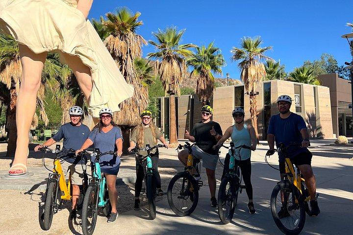 Ultimate Celebrity, Architecture & City E-Bike Tour
