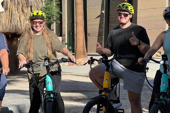 Ultimate Celebrity, Architecture & City E-Bike Tour