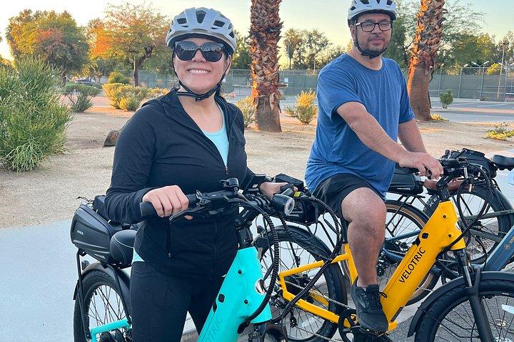 Ultimate Celebrity, Architecture & City E-Bike Tour