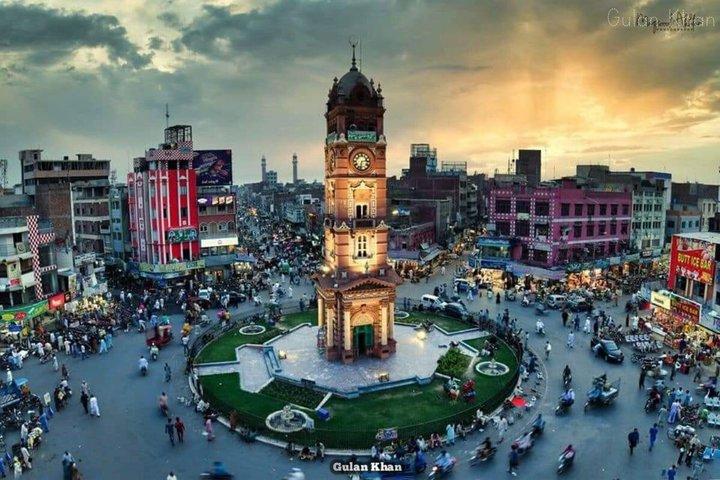 Faisalabad City Tour saindo de Lahore