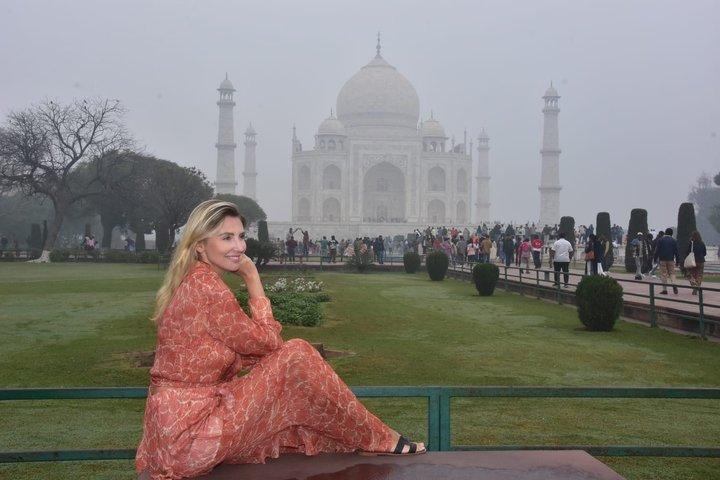 Da Agra: tour privato di un'intera giornata ad Agra - con biglietti e Guida