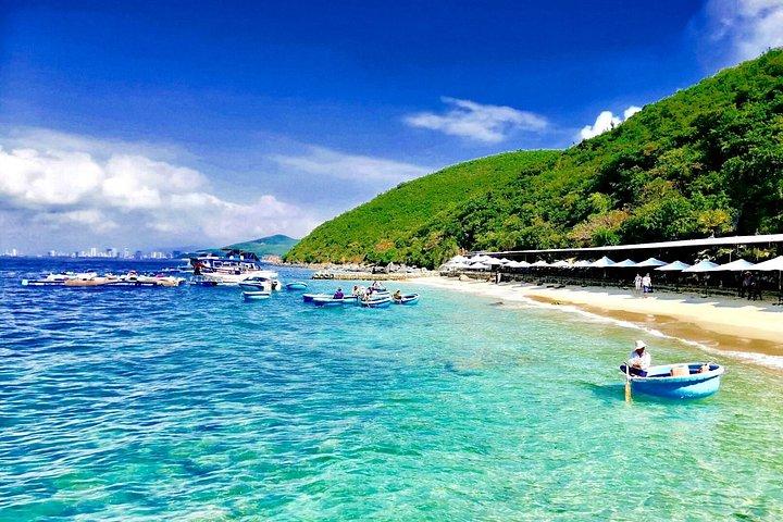 ニャチャン ビーチBBQ&リラクゼーション付きシュノーケリング釣り旅行
