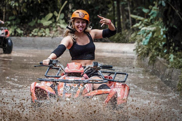 ウブドゴリラ洞窟ATVクワッドバイクとラフティングアドベンチャー