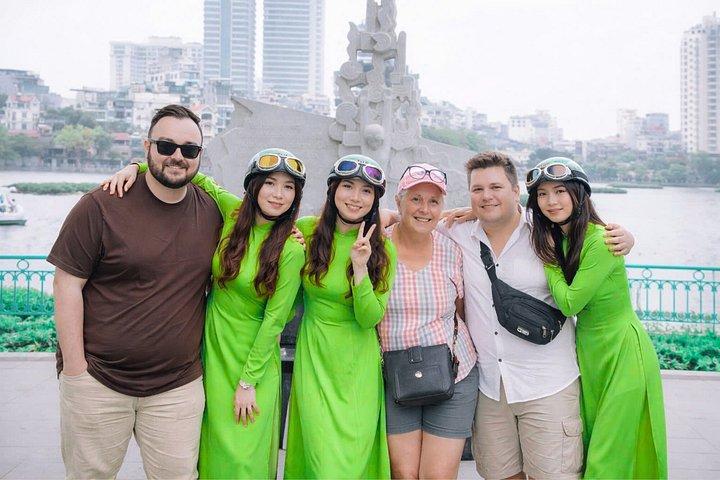 ハノイバイクシティツアー：女性ライダー、電車通り＆食べ物