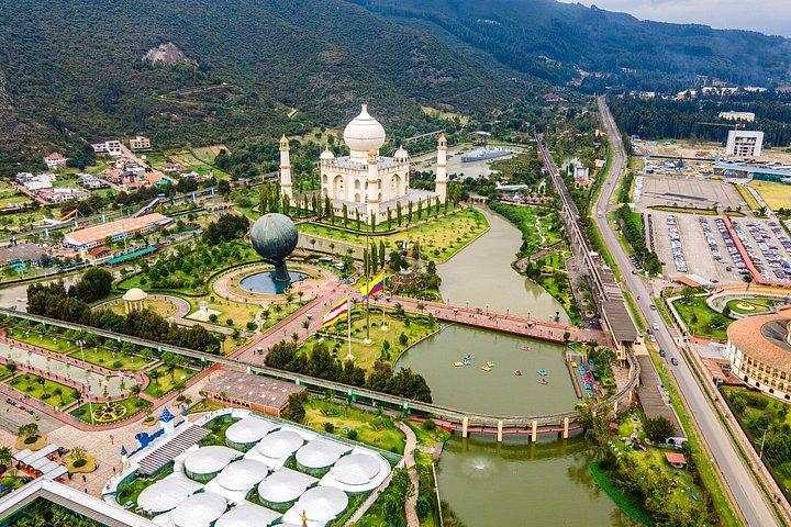 ハイメ・ドゥケ公園体験:不思議とコロンビア文化