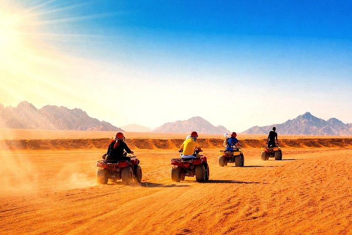 クワッドバイク砂漠アドベンチャーインシャルムエルシェイク