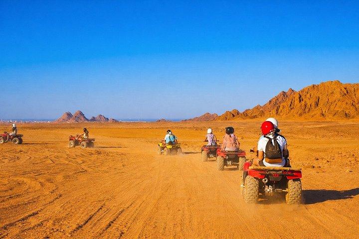 クワッドバイク砂漠アドベンチャーインシャルムエルシェイク