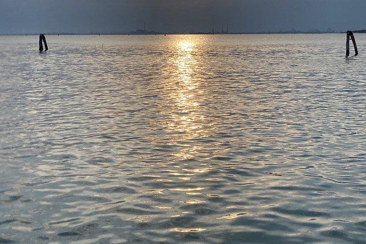 Aperitivo ao pôr do sol