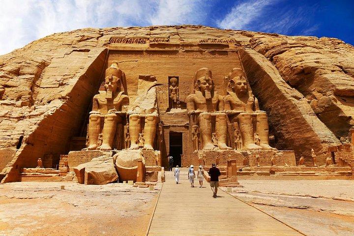 Abu Simbel Temple Day Viaggio condiviso e Guida turistica
