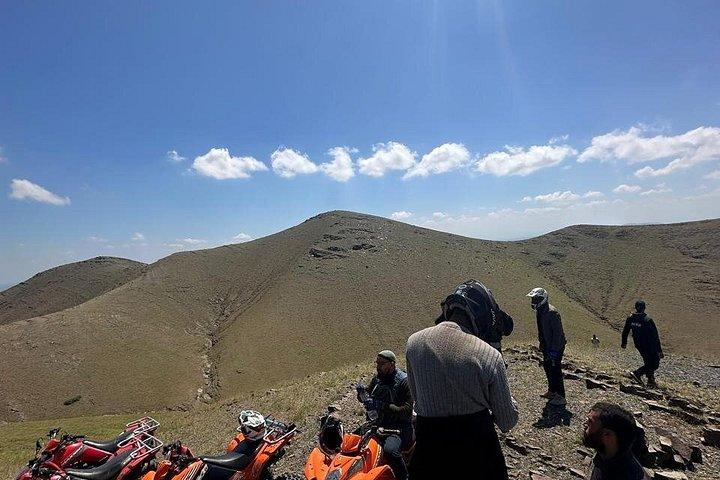 マラケシュ・ジュビラト山日帰りクワッド朝食とバーベキュー付き