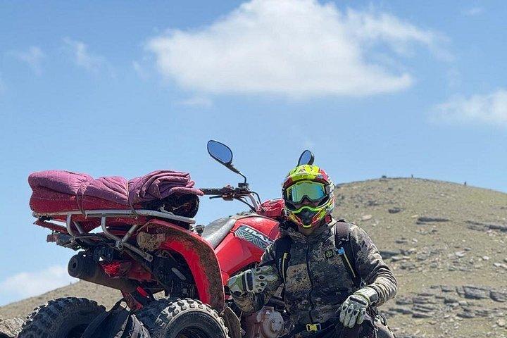 マラケシュ・ジュビラト山日帰りクワッド朝食とバーベキュー付き