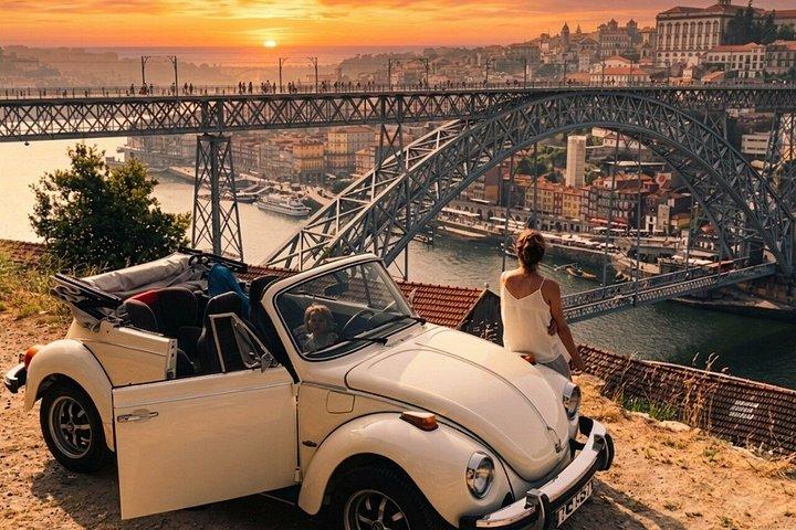 ホテル送迎付きクラシックVWで巡るポルトプライベートツアー