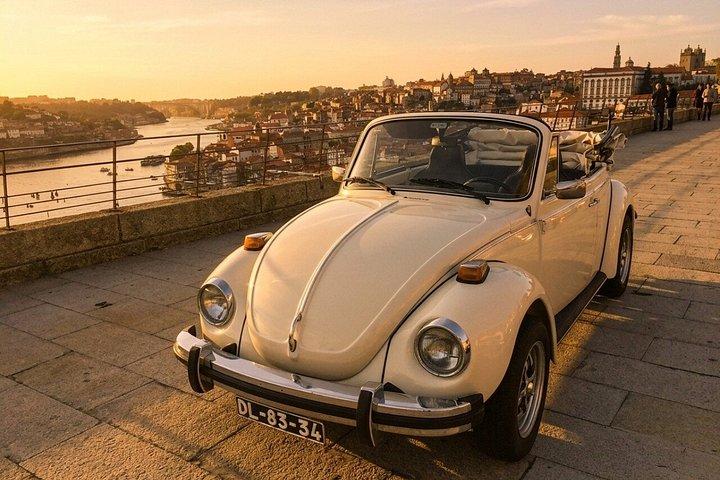 ホテル送迎付きクラシックVWで巡るポルトプライベートツアー