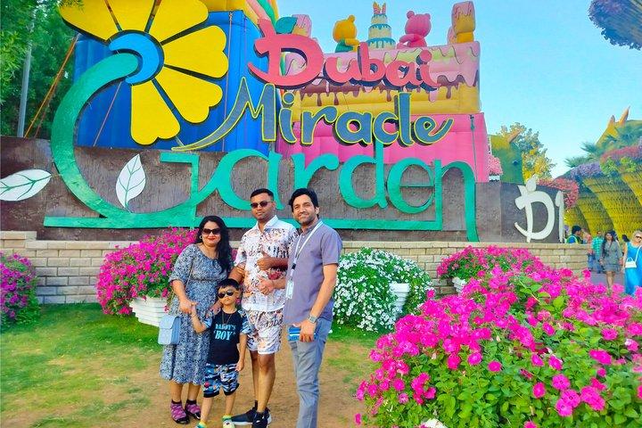Tour del Global Village e del Dubai Miracle Garden con biglietti + prelievo