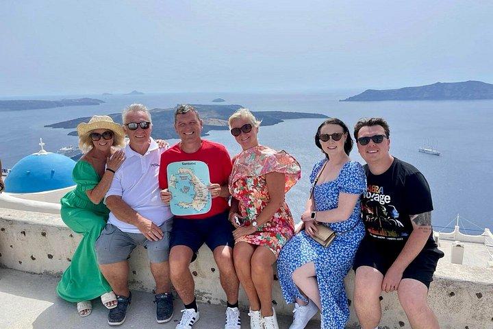 サントリーニ島まで5時間：オイア、伝統村＆ブラックビーチ