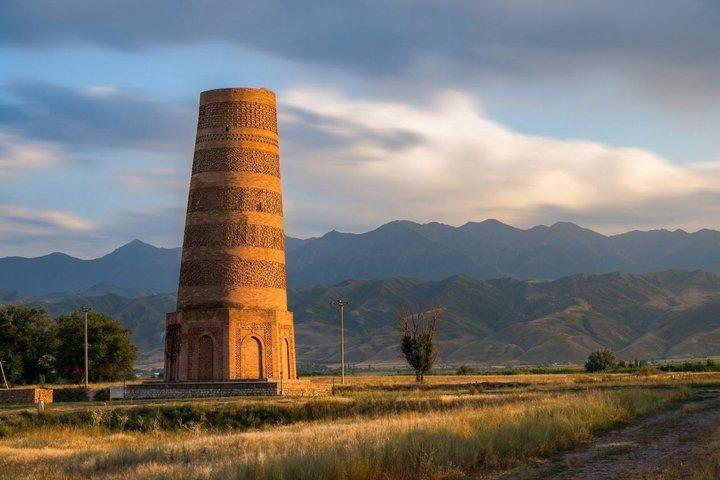 Two Lakes of Kyrgyzstan: Son-Kul & Issyk-Kul (4 Days)